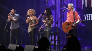 Little Big Town play performers and Strings